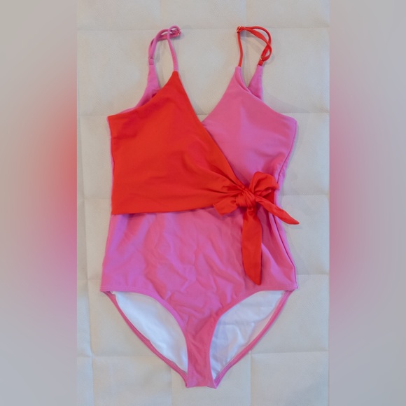 Olivia + Ocean S Nursing Swimsuit - Picture 1 of 2